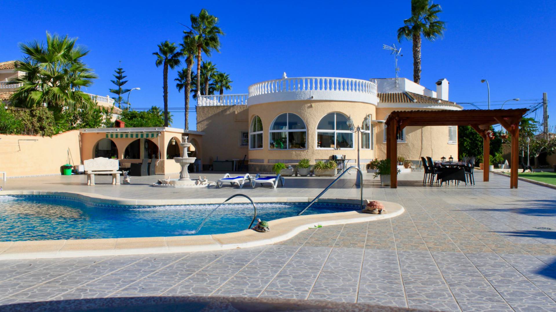 Resale - Villa - Torrevieja - san luis