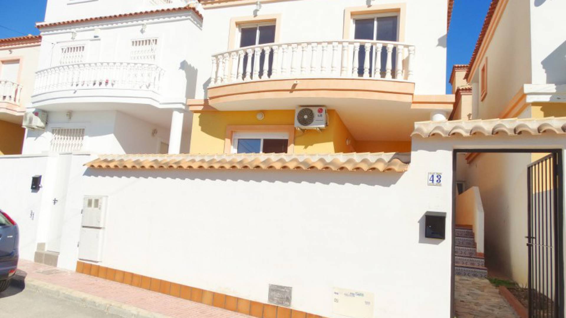 Resale - Villa - Villamartin - blue hills