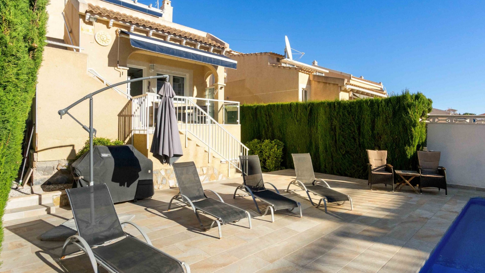 Resale - Villa - Villamartin - blue lagoon