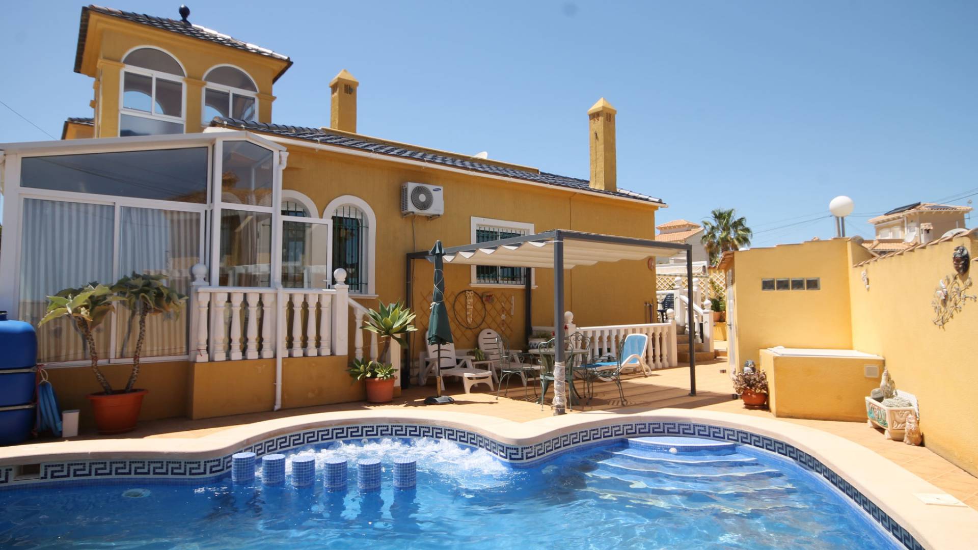 Resale - Villa - Villamartin - El Galan