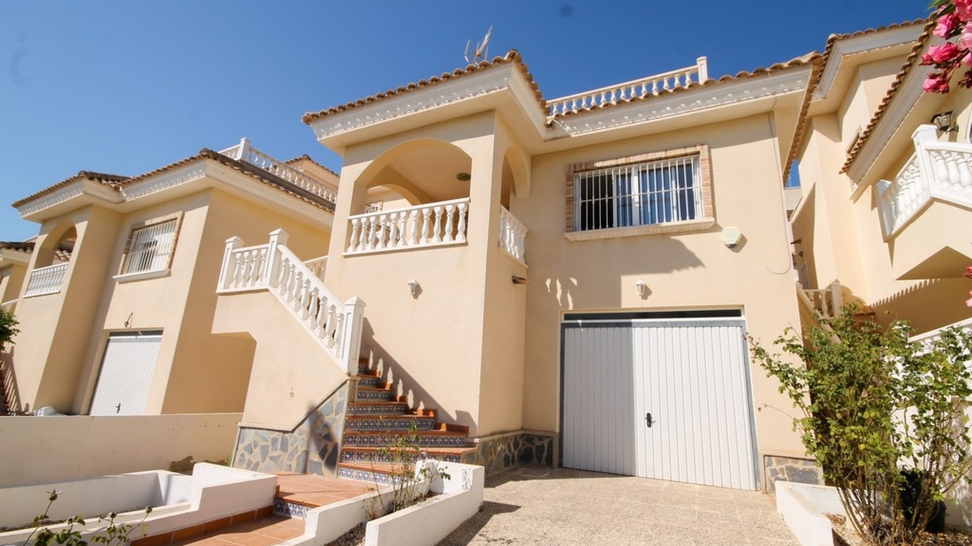 Resale - Villa - Villamartin - El Galan