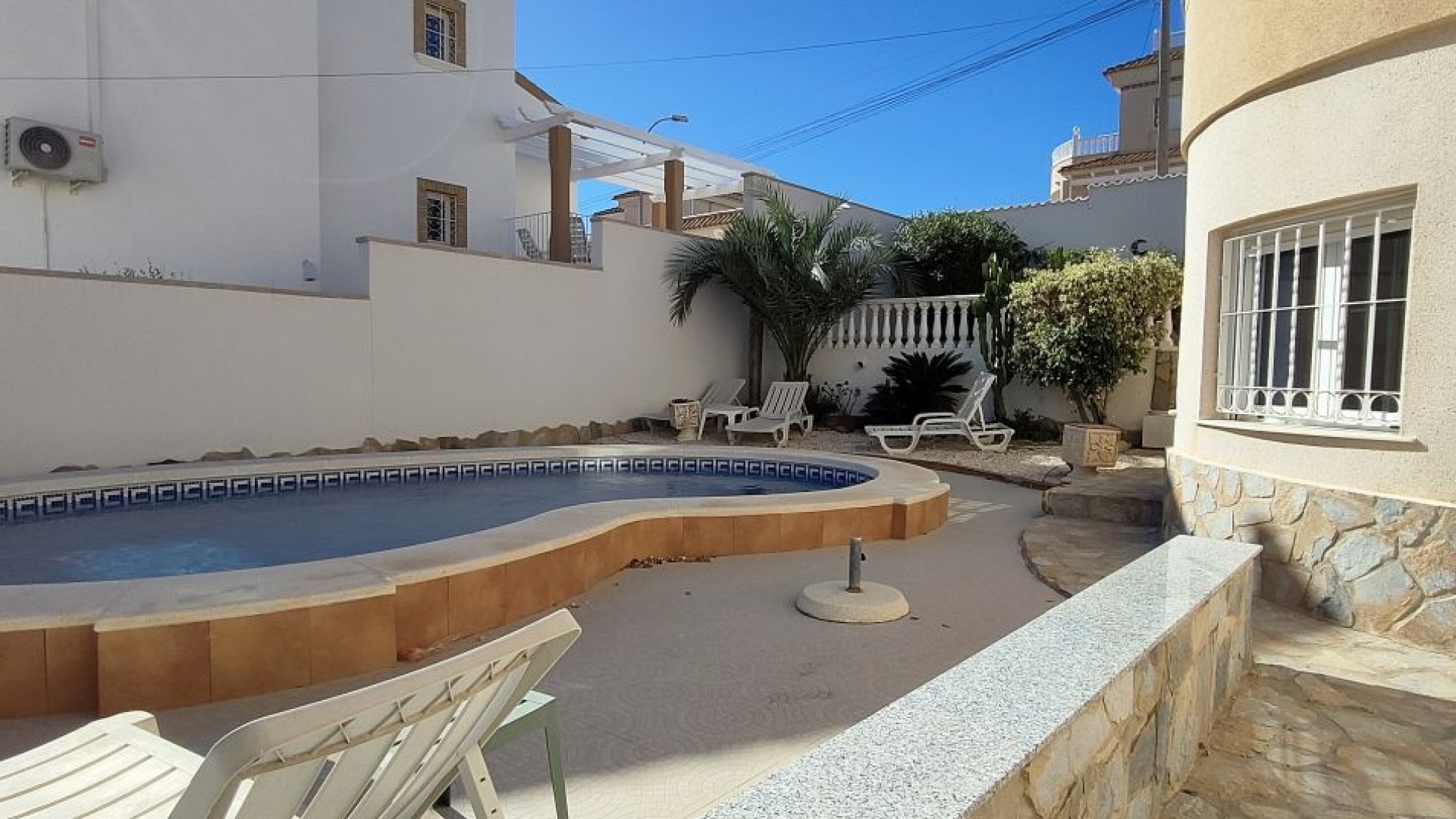 Resale - Villa - Villamartin - El Galan