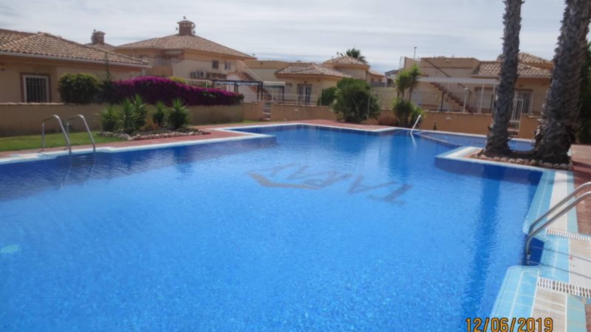 Resale - Villa - Villamartin