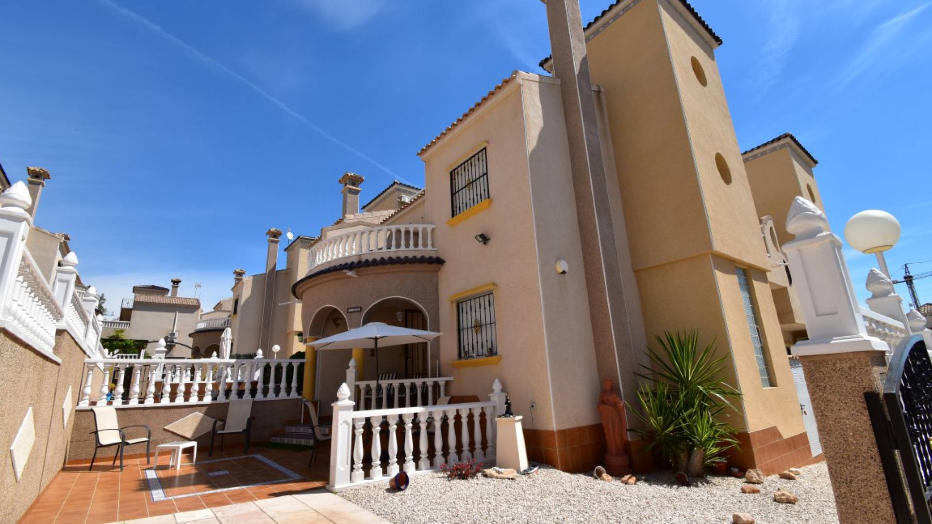 Resale - Villa - Villamartin