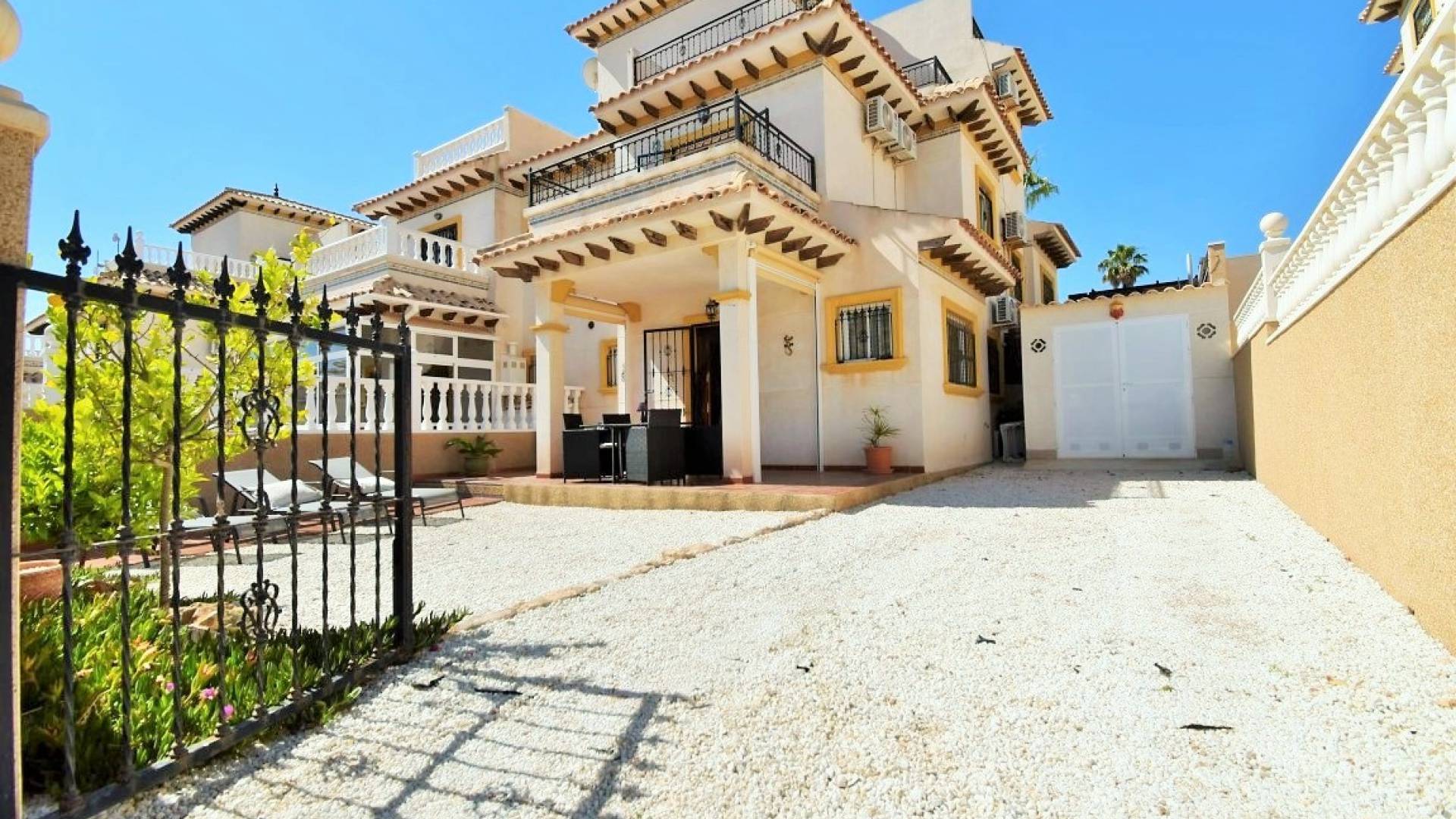 Resale - Villa - Villamartin