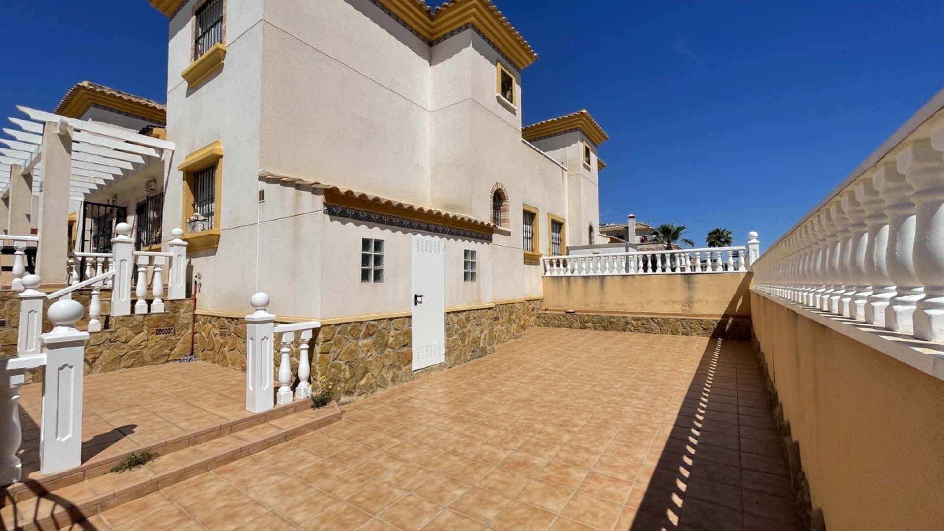 Resale - Villa - Villamartin