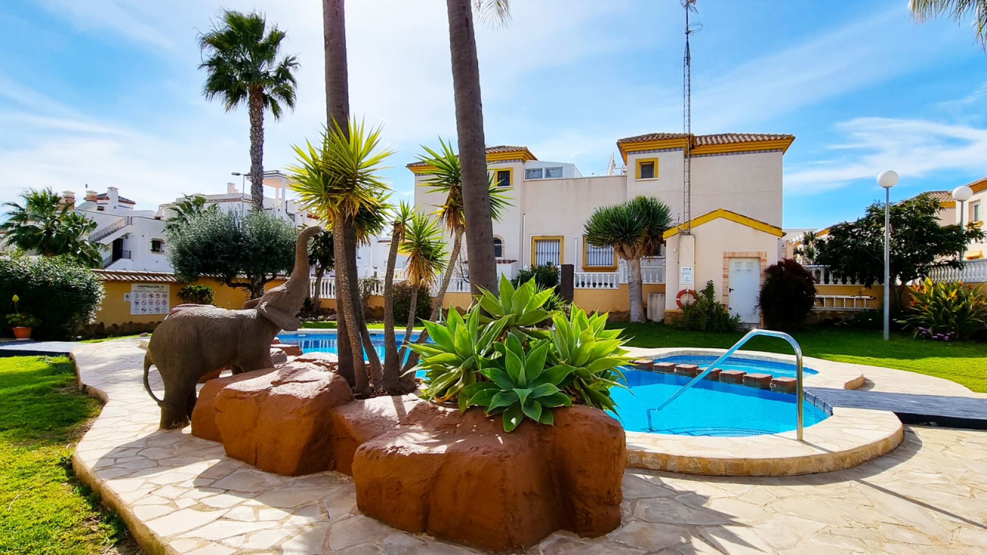 Resale - Villa - Villamartin