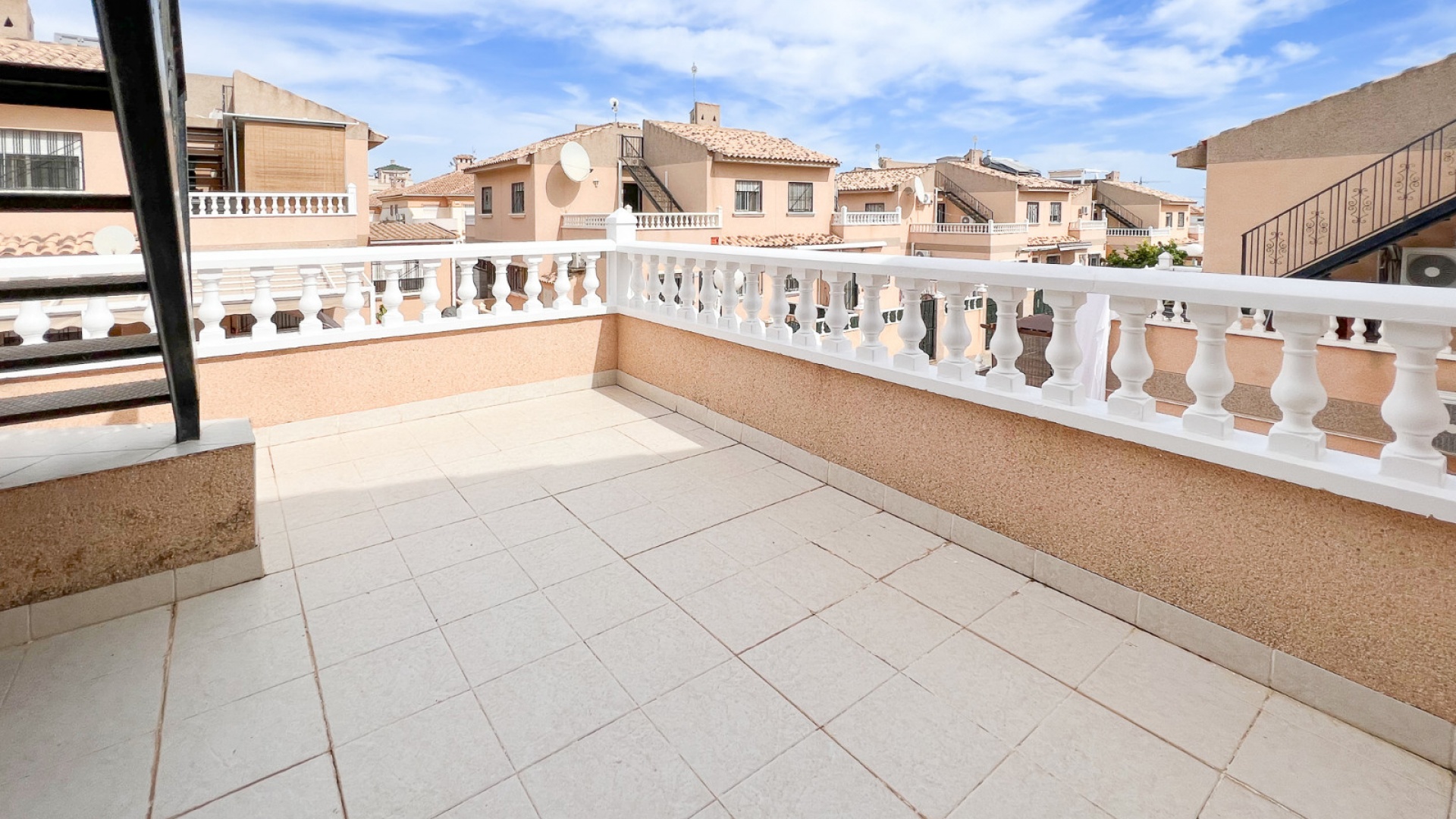 Resale - Villa - Villamartin