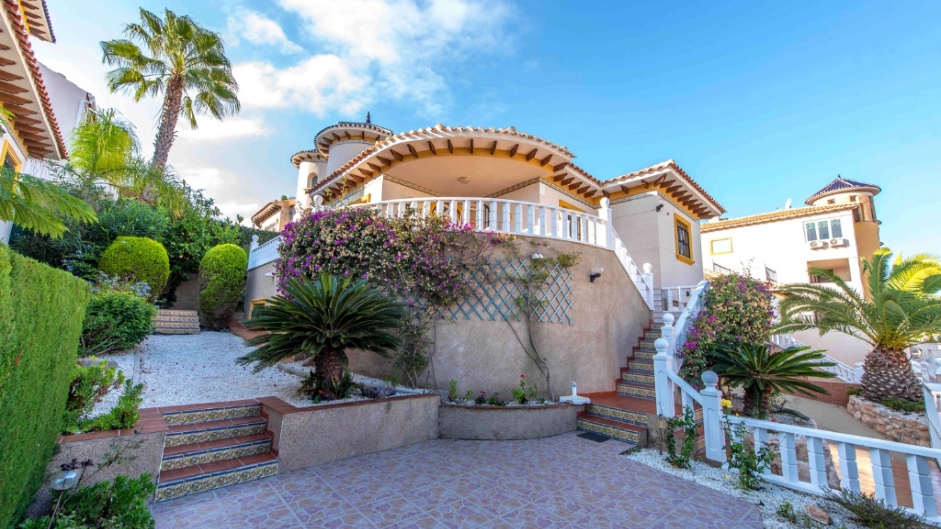 Resale - Villa - Villamartin