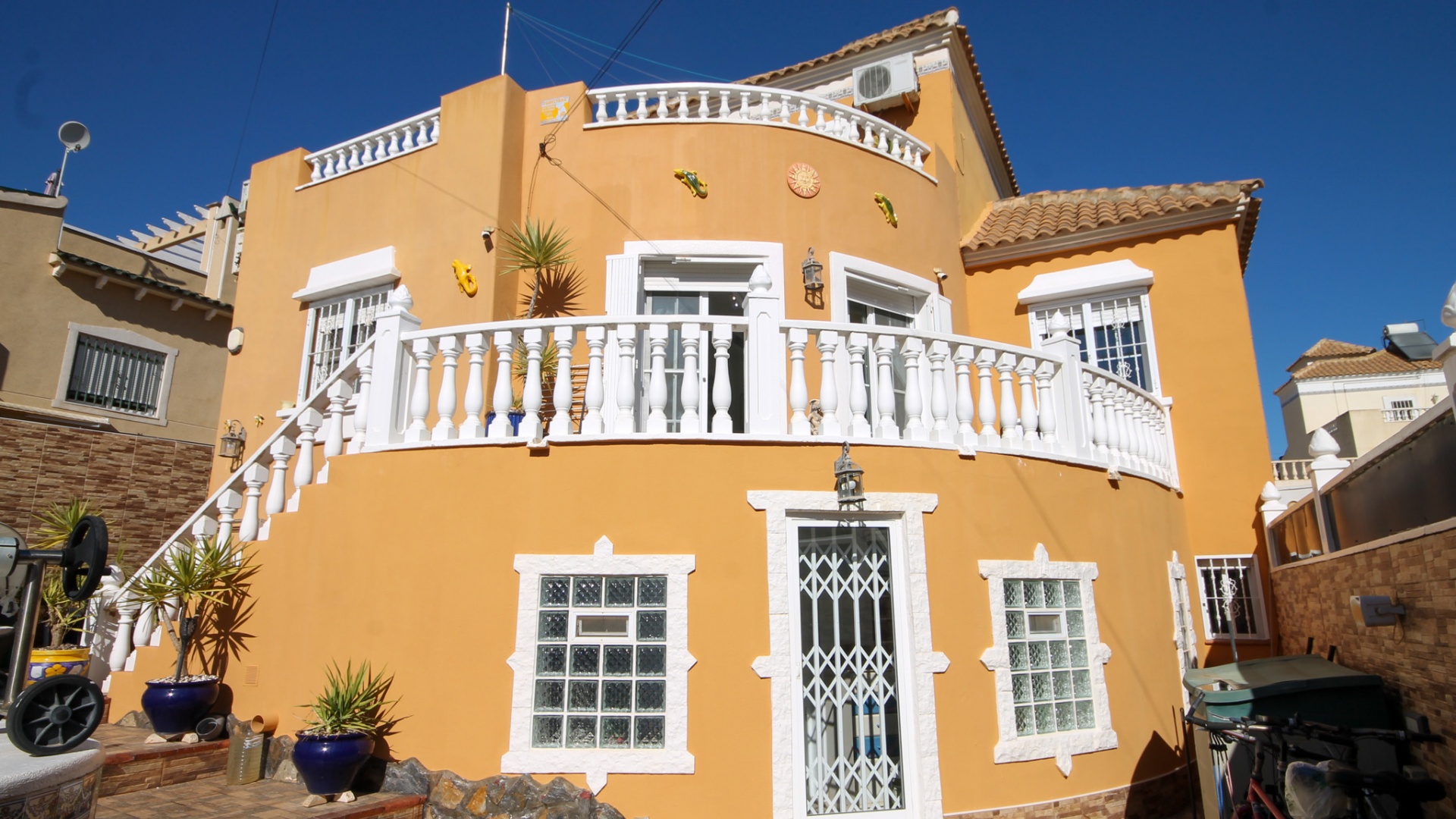 Resale - Villa - Villamartin