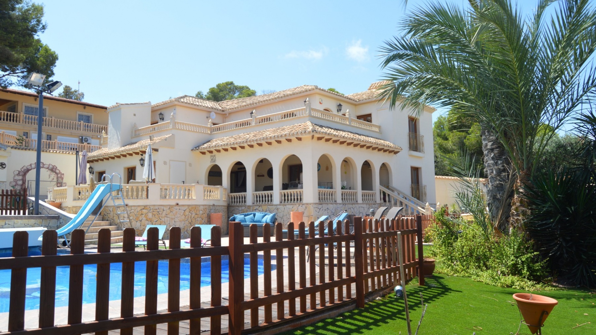 Resale - Villa - Villamartin