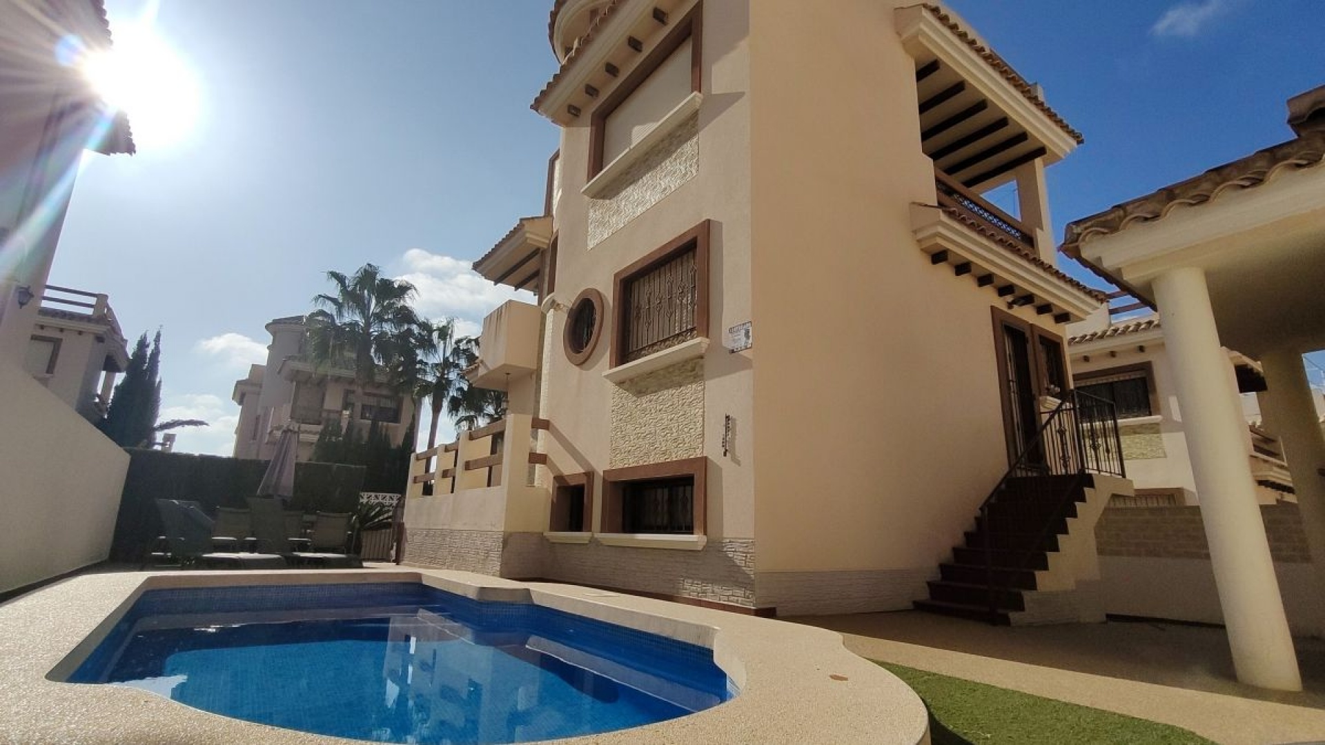 Resale - Villa - Villamartin