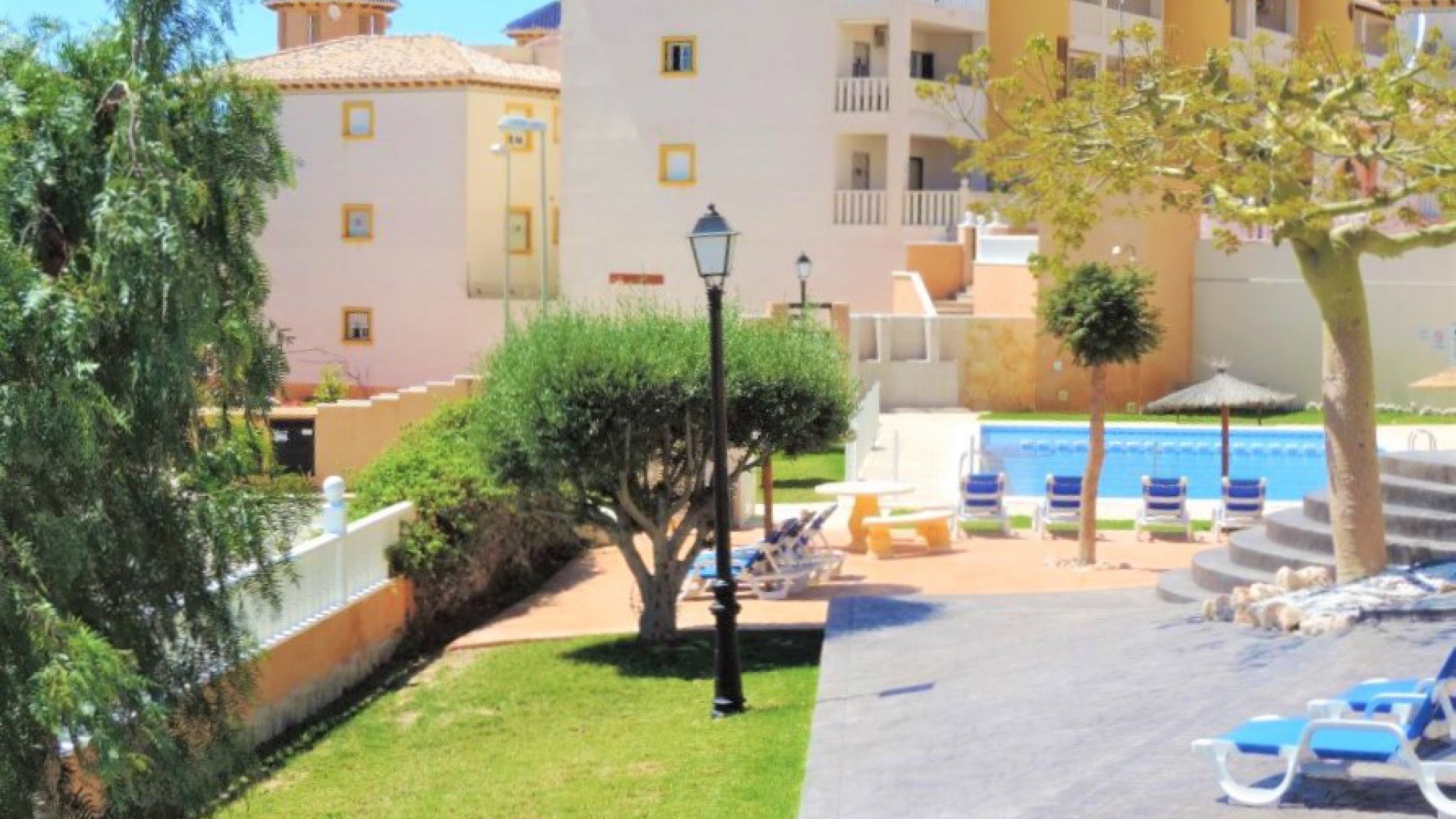 Revente - Villa - Orihuela Costa - Lomas de Don Juan