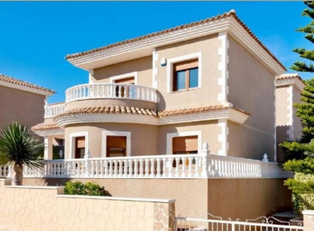 Villa - Nybyggnad - Torrevieja - Los Altos