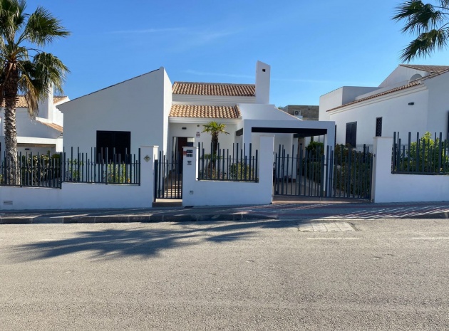 Villa - Wederverkoop - Algorfa - La Finca Golf