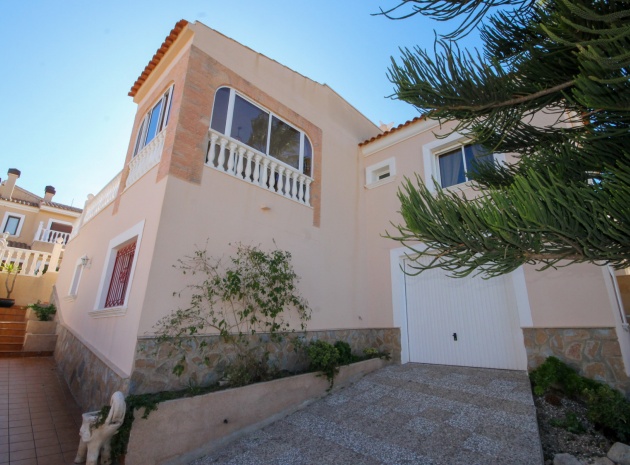 Villa - Wederverkoop - Villamartin - El Galan