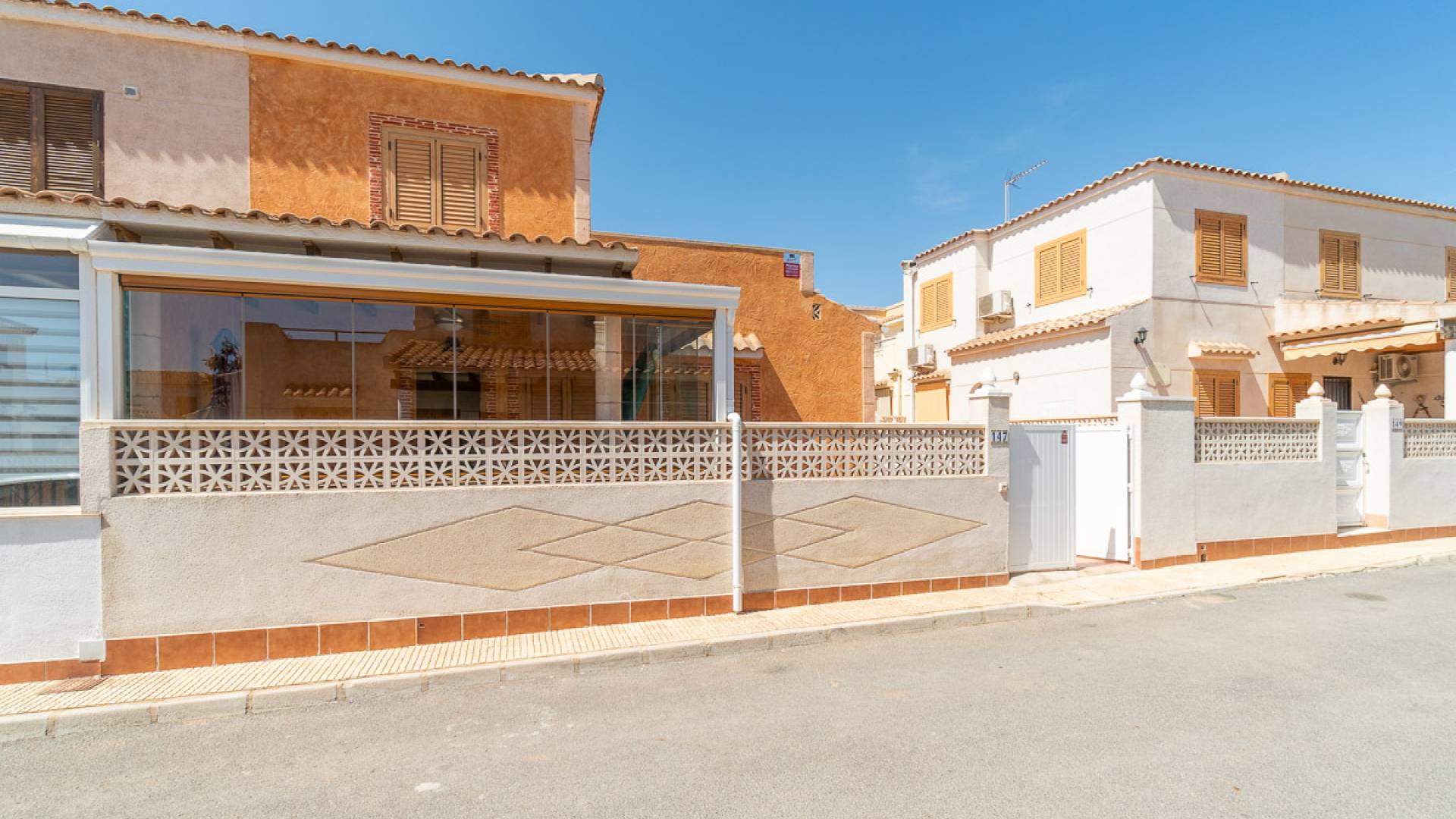 Wederverkoop - Villa - Playa Flamenca - serena