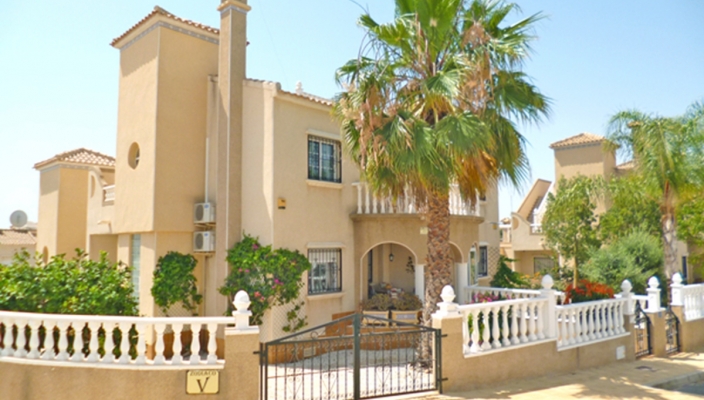 Acheter une villa à Villamartin, Costa Blanca, Espagne