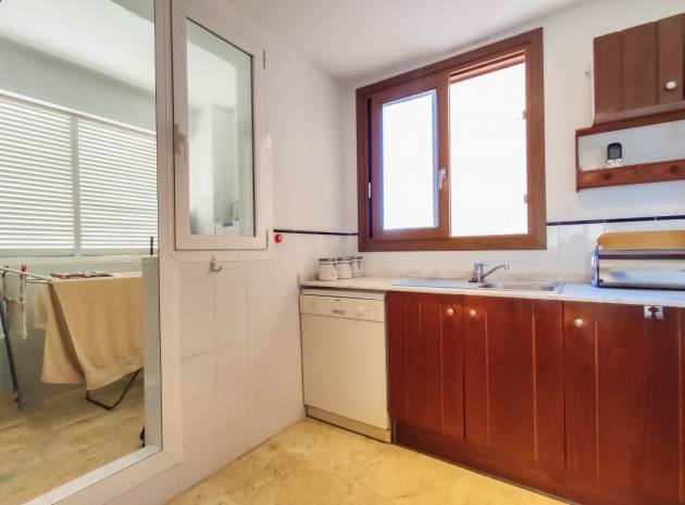 Resale - Apartment - Punta Prima - la entrada