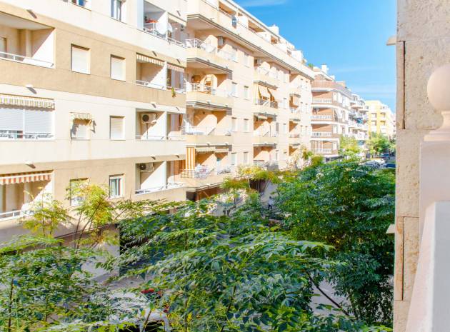 Återförsäljning - Lägenhet - Torrevieja - Beachside Torrevieja