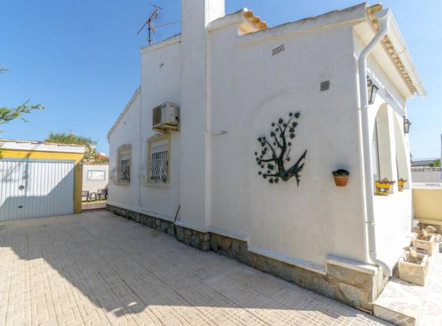 Resale - Villa - Playa Flamenca - las chismosas