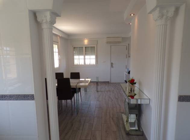 Resale - Apartment - Villamartin