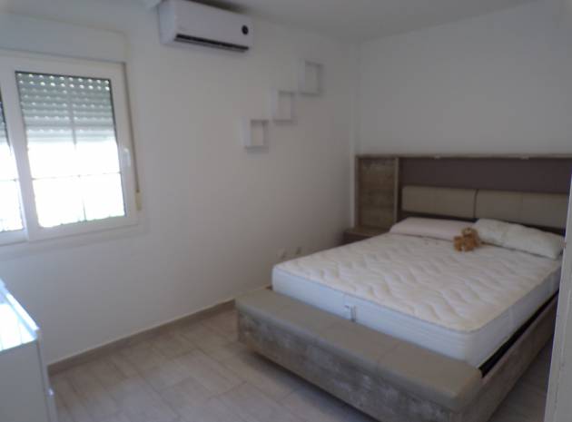 Resale - Apartment - Villamartin