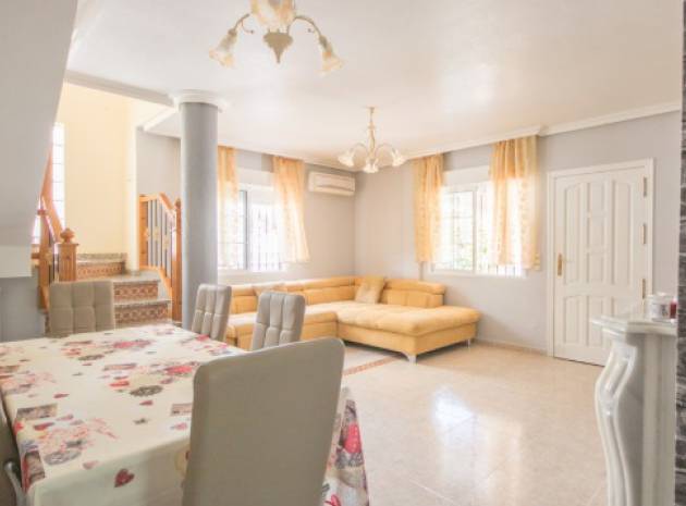 Resale - Villa - Villamartin - El Galan