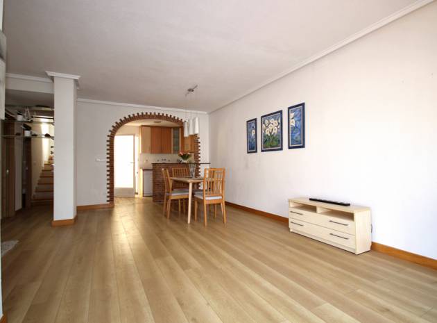 Resale - Villa - Torrevieja - altos de la bahia