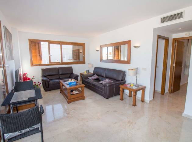 Resale - Apartment - Punta Prima - la entrada