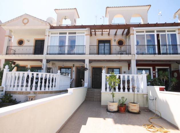 Resale - Townhouse - Villamartin - las filipinas