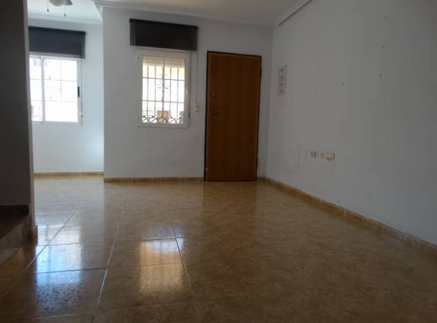 Resale - Townhouse - Villamartin - entre golf