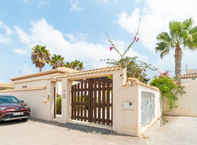 Wederverkoop - Villa - Playa Flamenca - urb las acacias