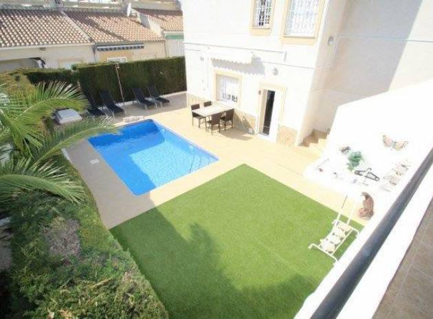 Resale - Townhouse - Villamartin - blue lagoon