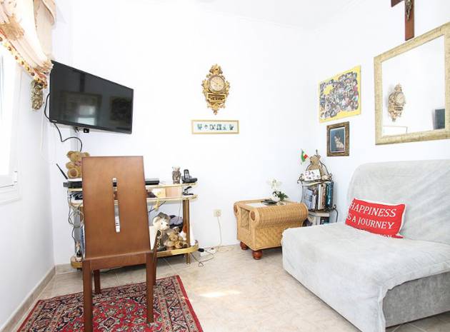 Resale - Apartment - Torrevieja - 1st line to the sea