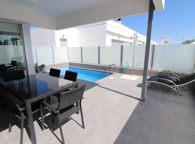 Resale - Villa - Dolores