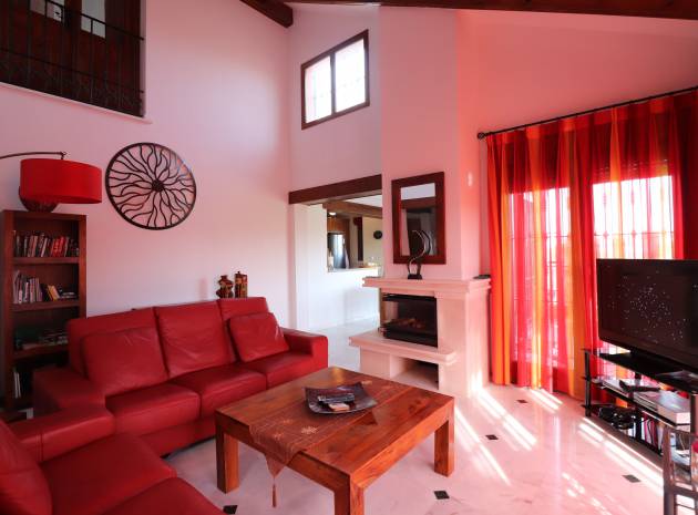 Resale - Villa - La Finca Golf Resort