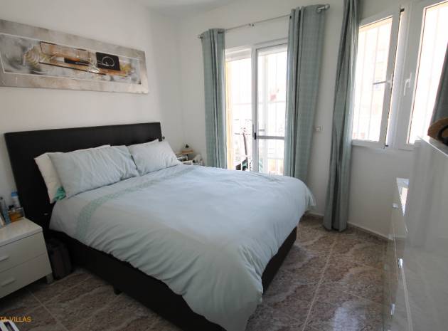 Resale - Townhouse - Villamartin - bosque de las lomas