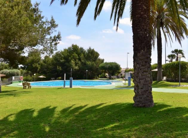 Resale - Villa - Villamartin