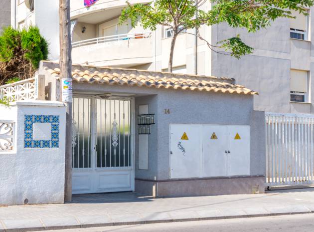 Återförsäljning - Lägenhet - Torrevieja - Beachside Torrevieja