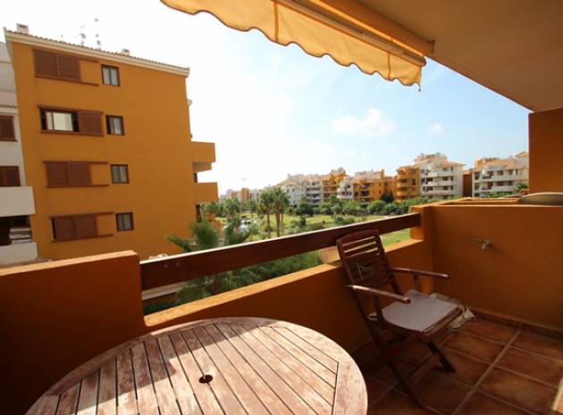 Resale - Apartment - Punta Prima - la entrada