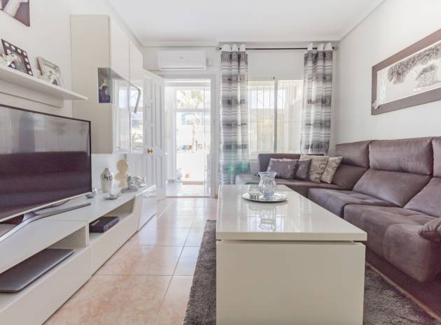 Resale - Townhouse - Torrevieja - Aguas Nuevas