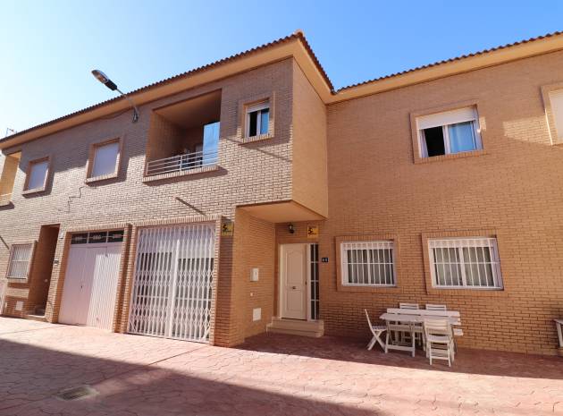 Resale - Townhouse - San Bartolome - san bartolome