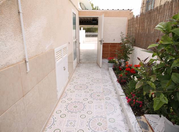 Resale - Townhouse - Villamartin - blue lagoon