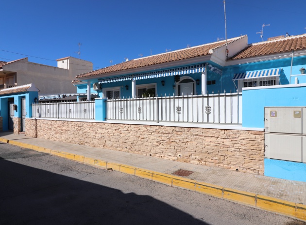 Resale - Villa - Los Montesinos