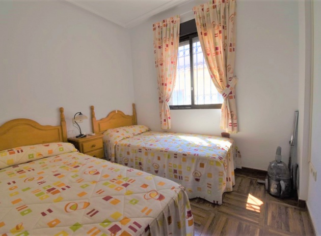 Resale - Apartment - Torrevieja - Aguas Nuevas