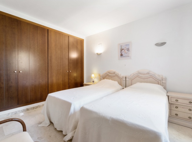 Resale - Apartment - Punta Prima - la entrada