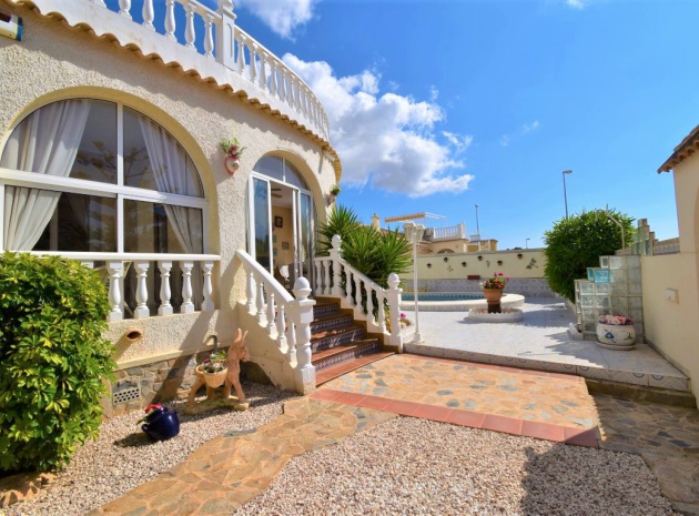 Resale - Villa - Orihuela Costa - Villamartin