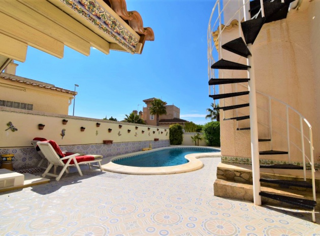 Resale - Villa - Orihuela Costa - Villamartin