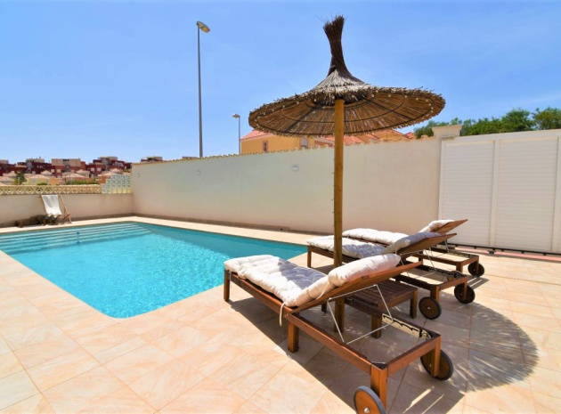 Revente - Villa - Orihuela Costa - Villamartin